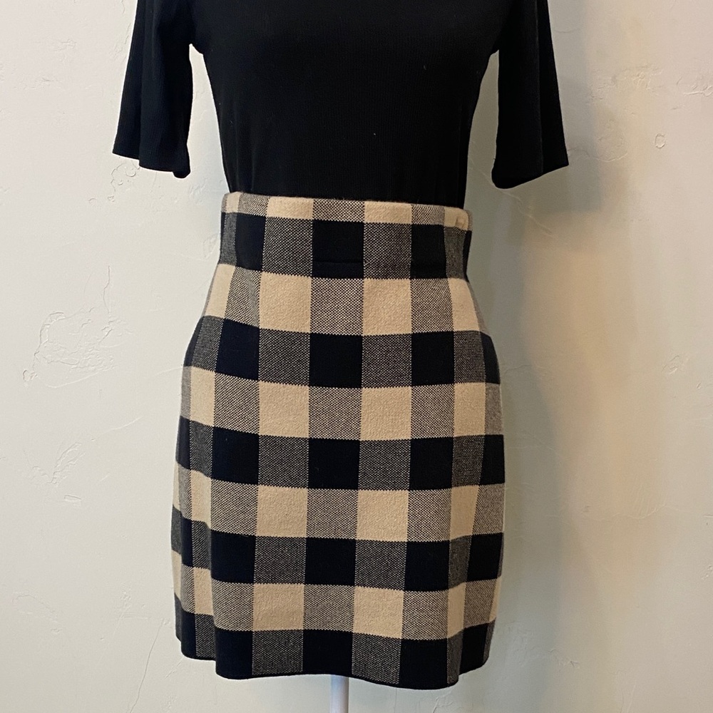 LOFT Black and Tan Plaid Thick Knit Flattering Skirt